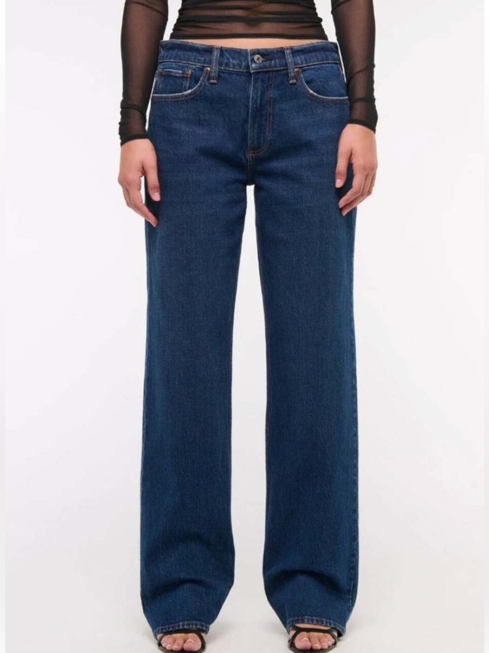 Abercrombie The Baggy Low Rise Jeans in Dark Wash Size 25 Short